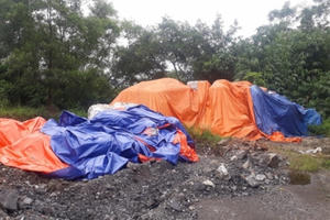 Thái Nguyên: Hơn 233 tấn chất thải nguy hại tập kết bên bờ sông Đu 7 tháng chưa xử lý