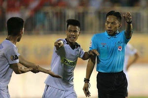 V-League 2019: Hàng loạt trọng tài bị “treo còi” vì dính sai phạm