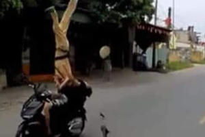 Clip "quái xế" tông thẳng vào CSGT với tốc độ kinh hoàng