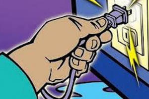 Bé trai bị điện giật tử vong thương tâm khi đang học trực tuyến