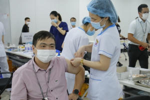 Hải Phòng tiếp tục tiêm vaccine phòng Covid-19 cho lái xe, phụ xe, xe ôm