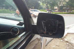 Người dân bất an vì trộm vặt gương ô tô liên tục ở đường Nguyễn Cơ Thạch