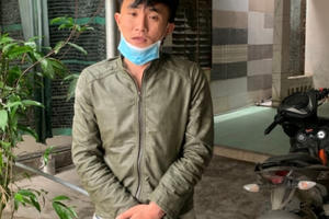 Vào chùa khoắng sạch đồ đồng