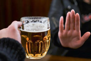 Ép người khác uống bia, rượu sẽ bị xử phạt nặng như thế nào? Ép người khác uống bia, rượu sẽ bị xử phạt nặng như thế nào?