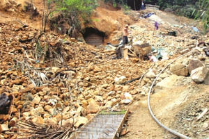 Sớm triển khai kế hoạch đóng cửa mỏ vàng Bồng Miêu