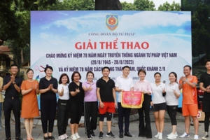 Liên tiếp giành thắng lợi, Báo Pháp luật Việt Nam đọat giải Á quân môn kéo co