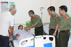 Cán bộ Công an xã bị nhóm đối tượng hung hãn đâm trọng thương khi đang làm nhiệm vụ