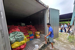 Tạm giữ hơn 25 tấn thực phẩm không rõ nguồn gốc tại kho lạnh ở Móng Cái