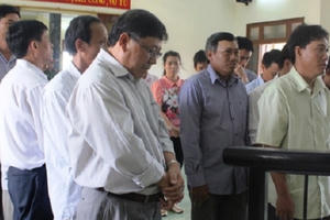 Phú Yên: Hoãn xét xử 16 cựu cán bộ huyện Đông Hoà Phú Yên: Hoãn xét xử 16 cựu cán bộ huyện Đông Hoà