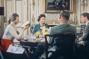 Rò rỉ phim "cấm" về gia đình hoàng gia Anh trên YouTube