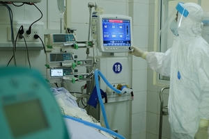 Việt Nam còn 436 ca COVID-19 thở máy, ECMO