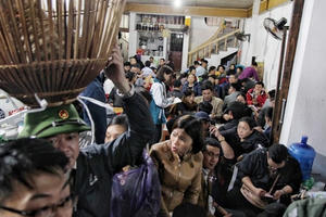 Lễ hội yên, nhưng chưa ổn