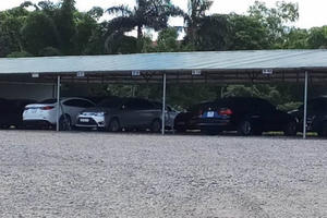 Quận Bắc Từ Liêm: Hàng loạt đất dự án, đất nông nghiệp biến thành bãi giữ xe trái phép Quận Bắc Từ Liêm: Hàng loạt đất dự án, đất nông nghiệp biến thành bãi giữ xe trái phép