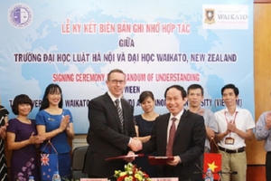 Đại học Luật Hà Nội và Đại học Waikato ký kết biên bản hợp tác Đại học Luật Hà Nội và Đại học Waikato ký kết biên bản hợp tác