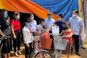 Giữa Thủ đô, thầy trò cùng “vượt khó”