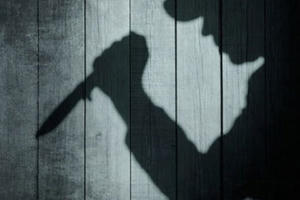 Xảy ra mâu thuẫn, người đàn ông chém 3 đồng nghiệp rồi tự sát