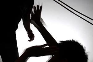 Khởi tố vụ con rể dùng lê đâm chết mẹ vợ Khởi tố vụ con rể dùng lê đâm chết mẹ vợ