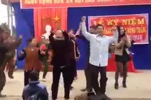 Hot: Các cụ già "quẩy sung" trên nền nhạc remix gây sốt