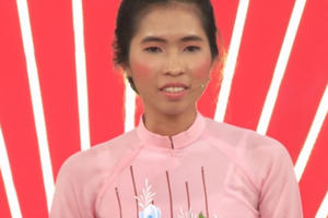 Thách thức danh hài mùa 4/gala 2: Cô gái có khuôn mặt "bất biến" lại ẵm 150 triệu nhờ bài hát Một con vịt