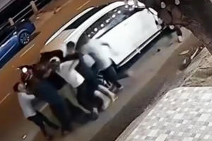 Tạm hoãn phiên xét xử nam tài xế điều khiển xe Mercedes tông chết người tại bờ kè Phan Thiết