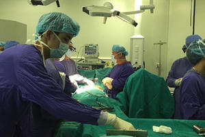 Người đàn ông tự cắt cụt ‘cậu nhỏ’