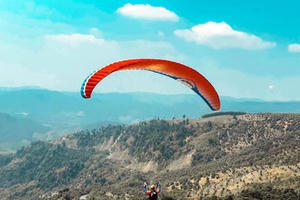 Tua dù lượn 'chui' trên đồi Con Ó bị đình chỉ hoạt động