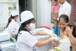 Làm gì sau tiêm chủng để hạn chế rủi ro!