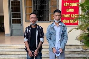 Mâu thuẫn cá nhân, 2 nhóm đối tượng dùng dao chém nhau kinh hoàng ở Quảng Bình Mâu thuẫn cá nhân, 2 nhóm đối tượng dùng dao chém nhau kinh hoàng ở Quảng Bình