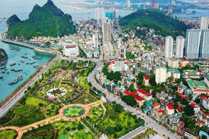 Công bố Nghị quyết sáp nhập huyện Hoành Bồ vào Hạ Long