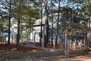 Địa ốc 7AM: Thị trường bất động sản ảm đạm vì bị siết tín dụng, những dấu hiệu bất thường ở hồ Tuyền Lâm