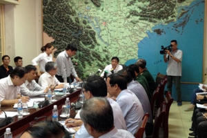 Họp khẩn cấp chống bão Thần Sét sắp đổ bộ
