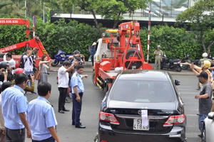 TP HCM: Phó Chủ tịch quận 1: “Không lấy lại được vỉa hè tôi cởi áo từ quan” TP HCM: Phó Chủ tịch quận 1: “Không lấy lại được vỉa hè tôi cởi áo từ quan”