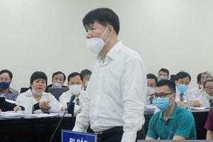 Cựu Tổng giám đốc VN Pharma khai về quan hệ với ông Trương Quốc Cường Cựu Tổng giám đốc VN Pharma khai về quan hệ với ông Trương Quốc Cường