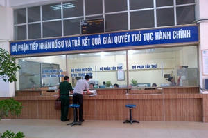 Người tiếp nhận hồ sơ tại bộ phận một cửa phải có bằng đại học trở lên