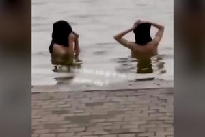 Đề nghị công an vào cuộc vụ hai thiếu nữ tắm tiên ở Hồ Gươm gây xôn xao dư luận