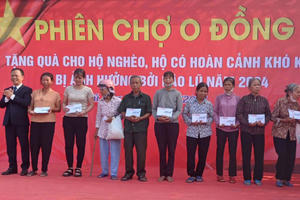 Huyện Vũ Thư mở “Phiên chợ 0 đồng” giúp đỡ các hộ khó khăn