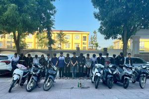 Hà Tĩnh: Triệu tập nhóm thanh thiếu niên gây rối và hủy hoại tài sản