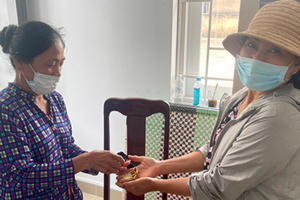 Nữ lao công không tham của rơi, gửi công an nhờ tìm người làm mất số lượng lớn vàng