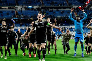 Juventus 1-2 Ajax: Mình Ronaldo là chưa đủ