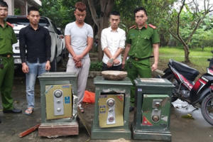 Bắt băng trộm chuyên phá két sắt ở Nghệ An