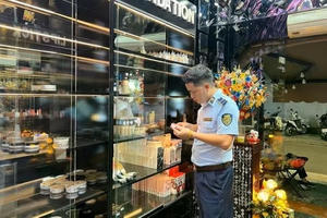 Công ty TNHH Sản xuất và Đầu tư Tinna Lê Make Up kinh doanh hàng trăm sản phẩm mỹ phẩm nhập lậu