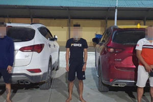 Hà Nội: Giữa mùa dịch, ba thanh niên rủ nhau lên núi tụ tập uống rượu