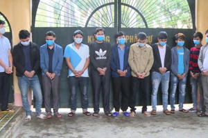 Thanh Hóa: Bắt giữ 11 đối tượng tổ chức đánh bạc trong phòng karaoke