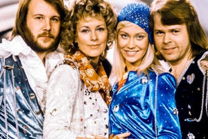 ABBA tái hợp sau gần 40 năm "đường ai nấy đi"