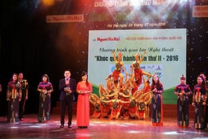 Giao lưu nghệ thuật "Khúc quân hành": Thiết thực tri ân các anh hùng, thương binh, liệt sĩ Giao lưu nghệ thuật "Khúc quân hành": Thiết thực tri ân các anh hùng, thương binh, liệt sĩ