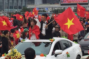Đoàn xe dâu đặc biệt được cả triệu người chung vui trong ngày đón tuyển U23 trở về