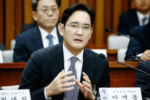 Samsung trong 'vòng xoáy' bê bối chính trị Samsung trong 'vòng xoáy' bê bối chính trị