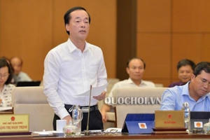 Người dân xin phép xây dựng thì khó nhưng công trình vi phạm ngang nhiên tồn tại