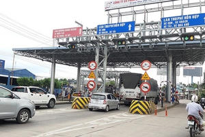 Bộ GTVT đề xuất chi 9.427 tỉ để xóa 7 trạm BOT Bộ GTVT đề xuất chi 9.427 tỉ để xóa 7 trạm BOT