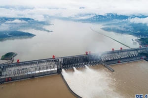 Trung Quốc: Vỡ đê sông Trường Giang, 9.000 người dân vội sơ tán